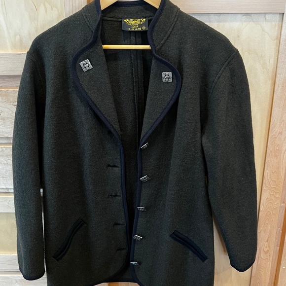 Vitabella Moss Green Norwegian Wool Jacket with Viking Clasps - Picture 4 of 6